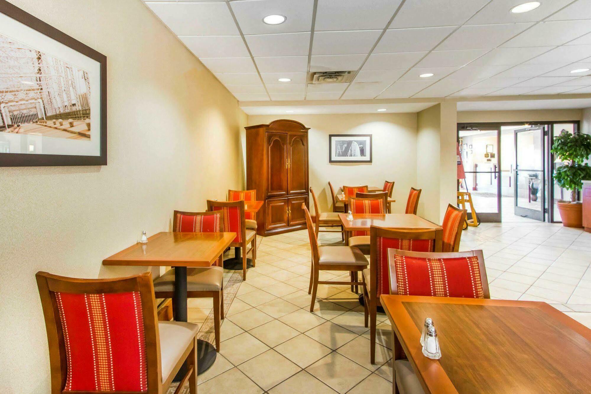 Quality Inn Clarksville - Exit 11 Exterior photo
